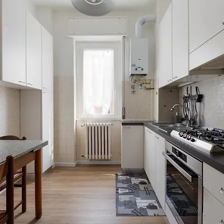 Guesthost - Corso Lodi Modern With Balcony Appartement