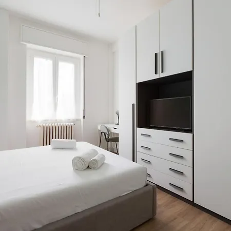 Guesthost - Corso Lodi Modern With Balcony *