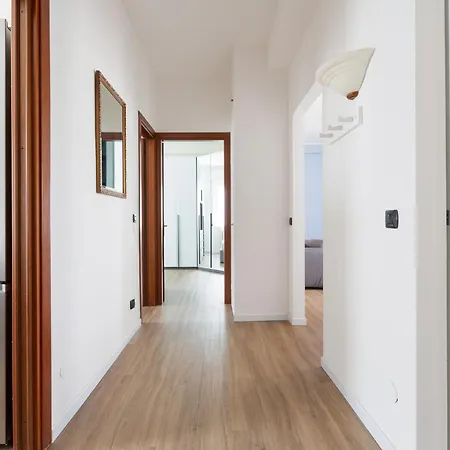 Corso Lodi Modern With Balcony Apartment Milan