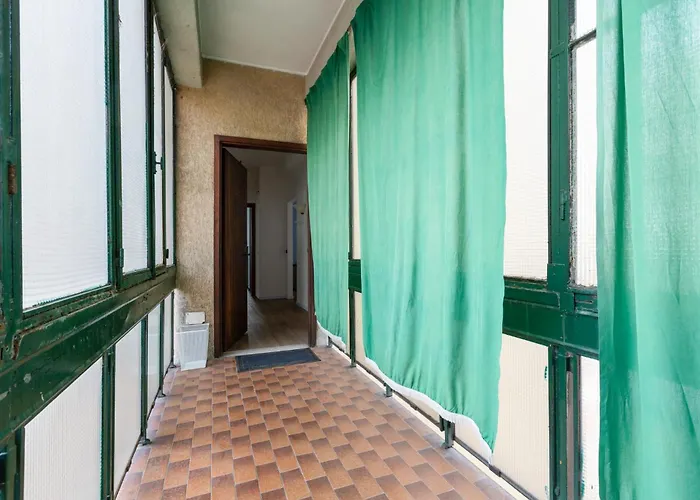 Guesthost - Corso Lodi Modern With Balcony Apartment *
