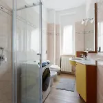 Guesthost - Corso Lodi Modern With Balcony Appartement Milan