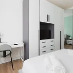 Appartement Guesthost - Corso Lodi Modern With Balcony
