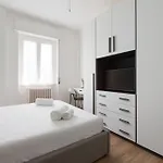 Guesthost - Corso Lodi Modern With Balcony *