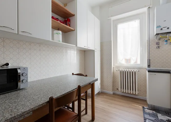 Guesthost - Corso Lodi Modern With Balcony Μιλάνο