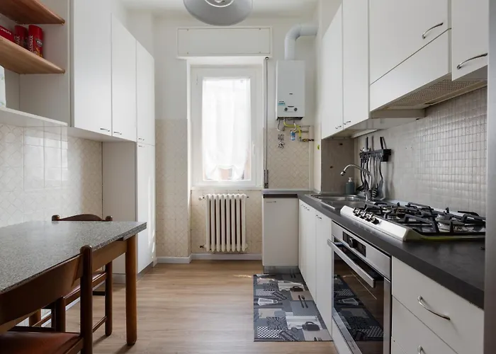 Guesthost - Corso Lodi Modern With Balcony Διαμέρισμα